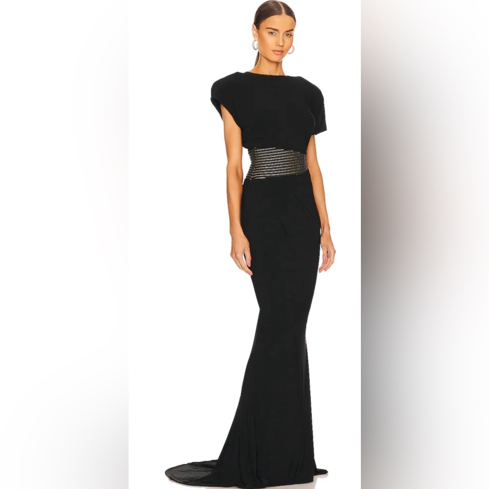 Bond Gown in Black
Zhivago